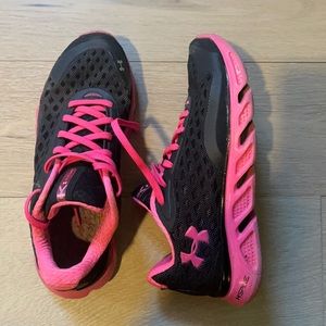 Special Breast Cancer Awareness tennis shoes, size 8